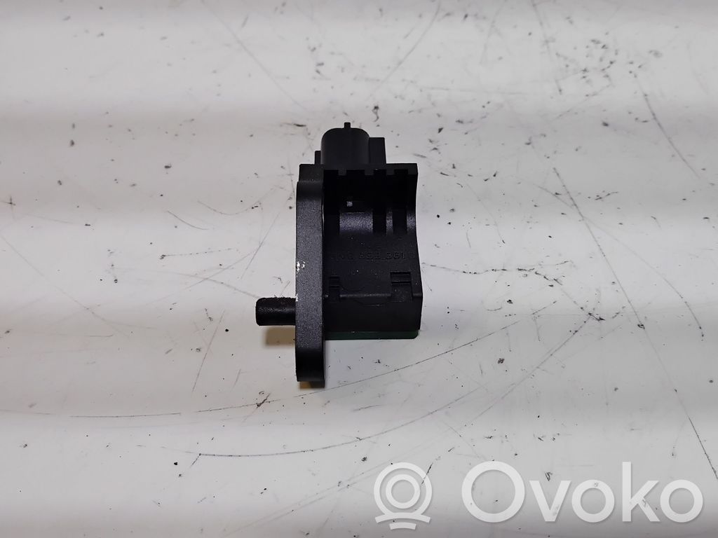 Volkswagen PASSAT CC Senzor impact/declanșare airbag 