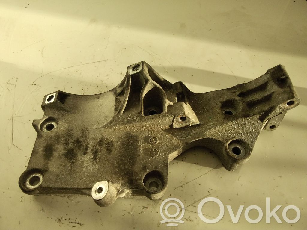 Volkswagen Touran I Mocowanie alternatora
