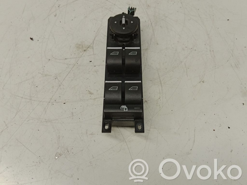 Przyciski szyb   AM5T14A132BB