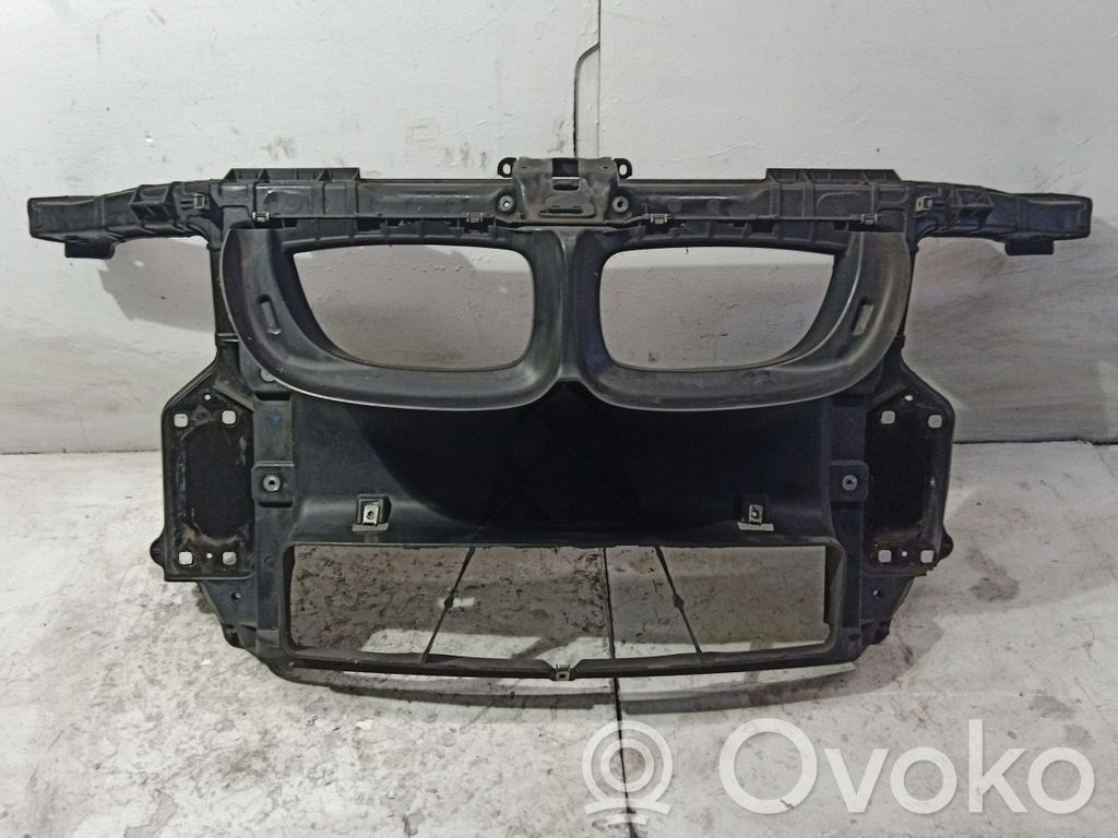 BMW 1 E81 E87 Radiatoru panelis 