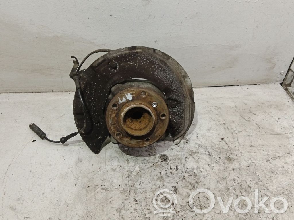 BMW 1 E81 E87 Front wheel hub spindle knuckle 