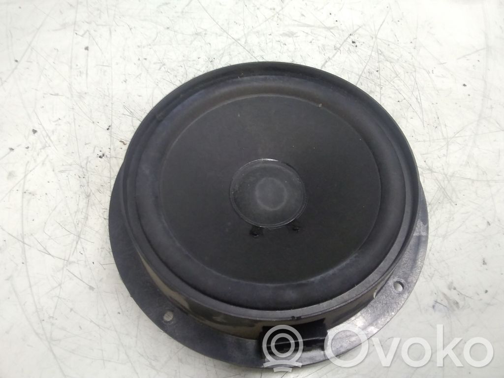 Mercedes-Benz R W251 Etuoven kaiutin
