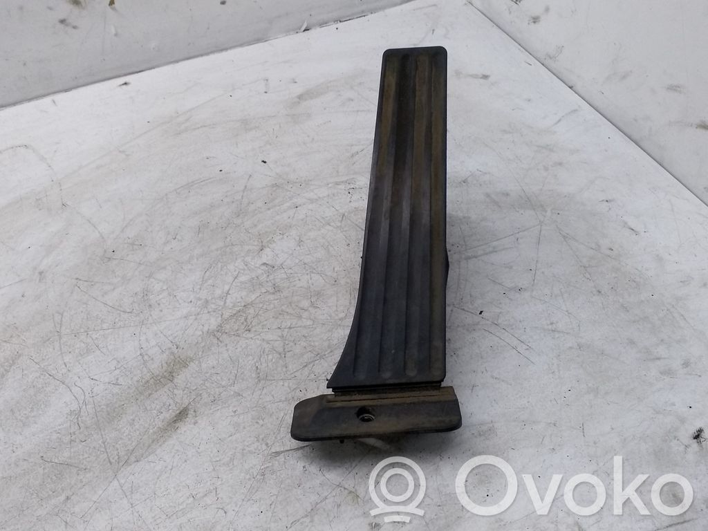 Pédale d'accélérateur   6788633