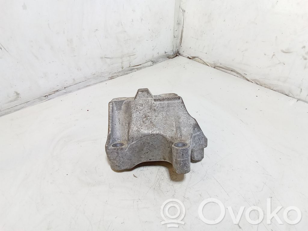 Audi A3 S3 8V Łapa / Mocowanie skrzyni biegów 