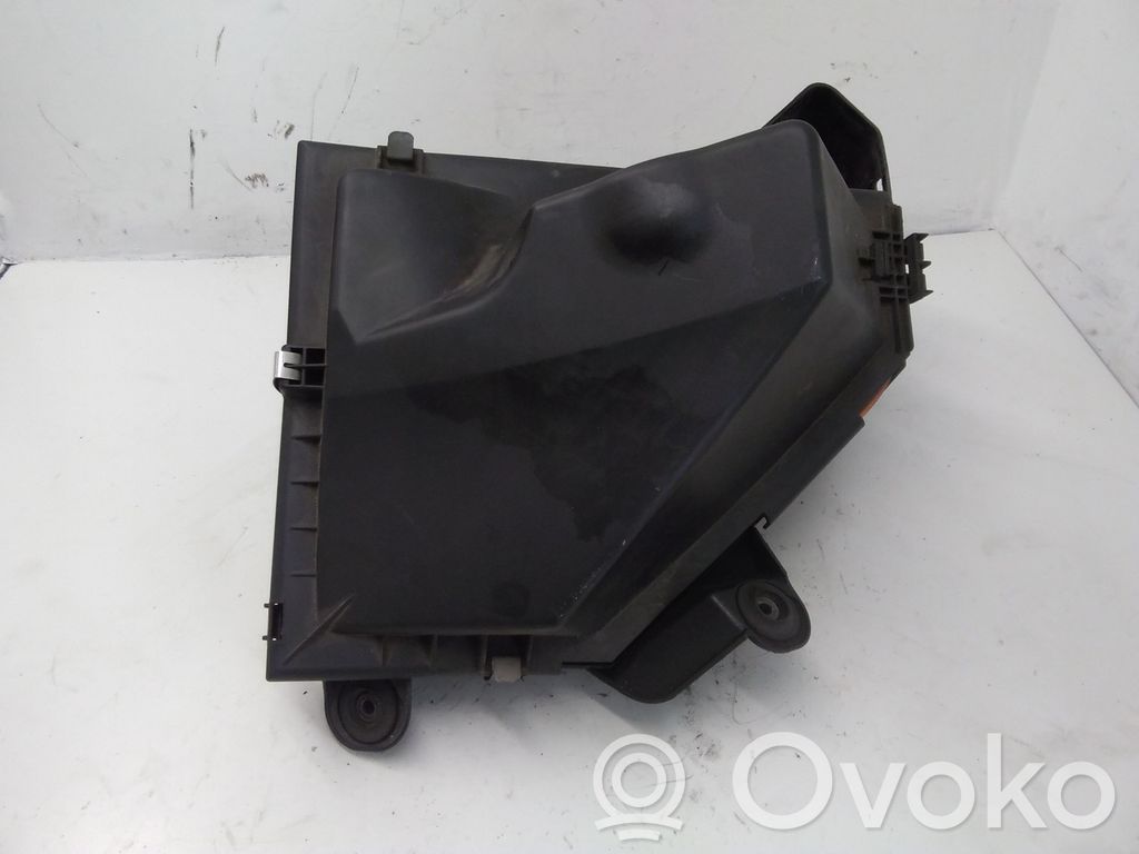 BMW 1 E82 E88 Air filter box 