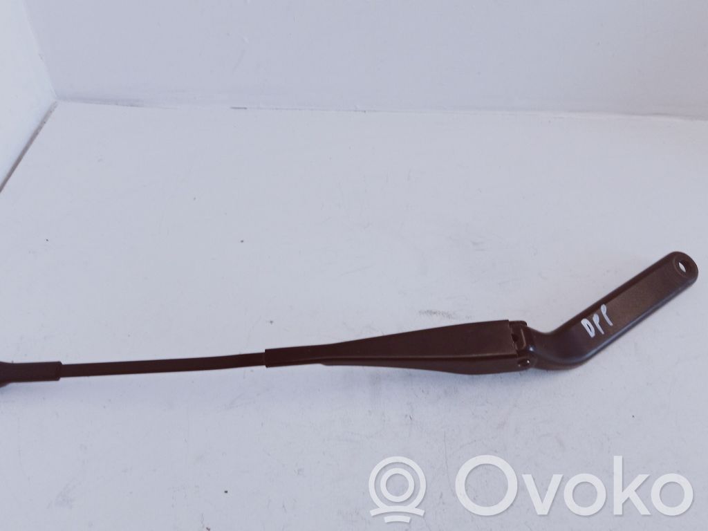 BMW 1 E82 E88 Priekšējā loga tīrītāja kājiņa 