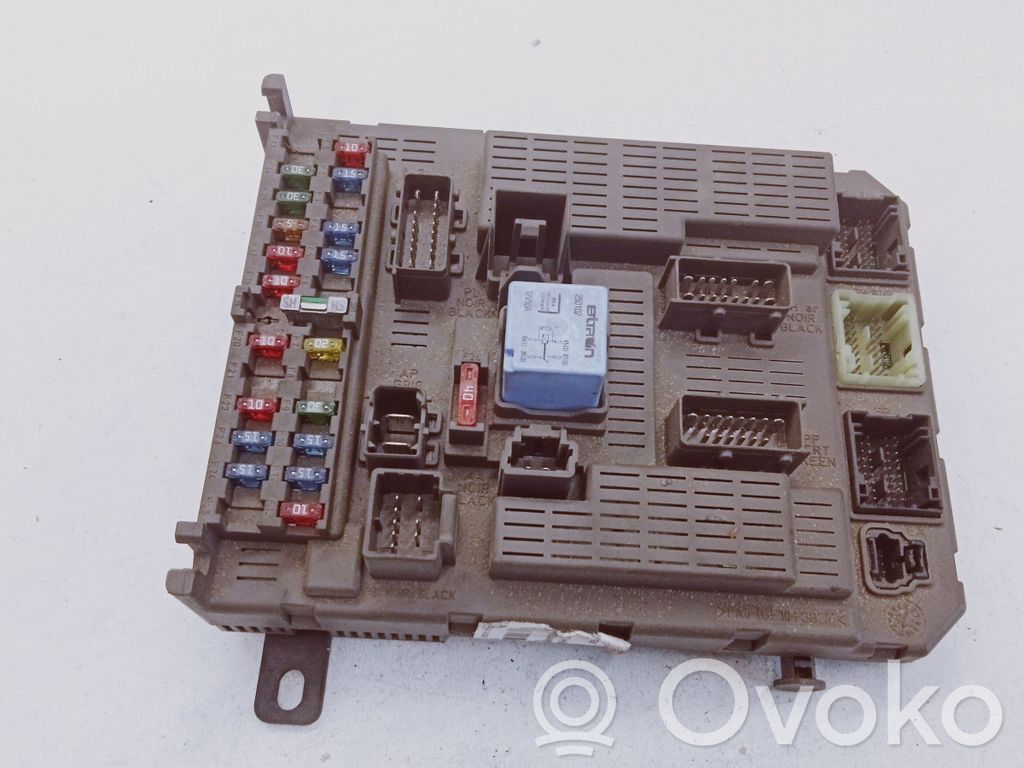 Citroen C5 Fuse module 