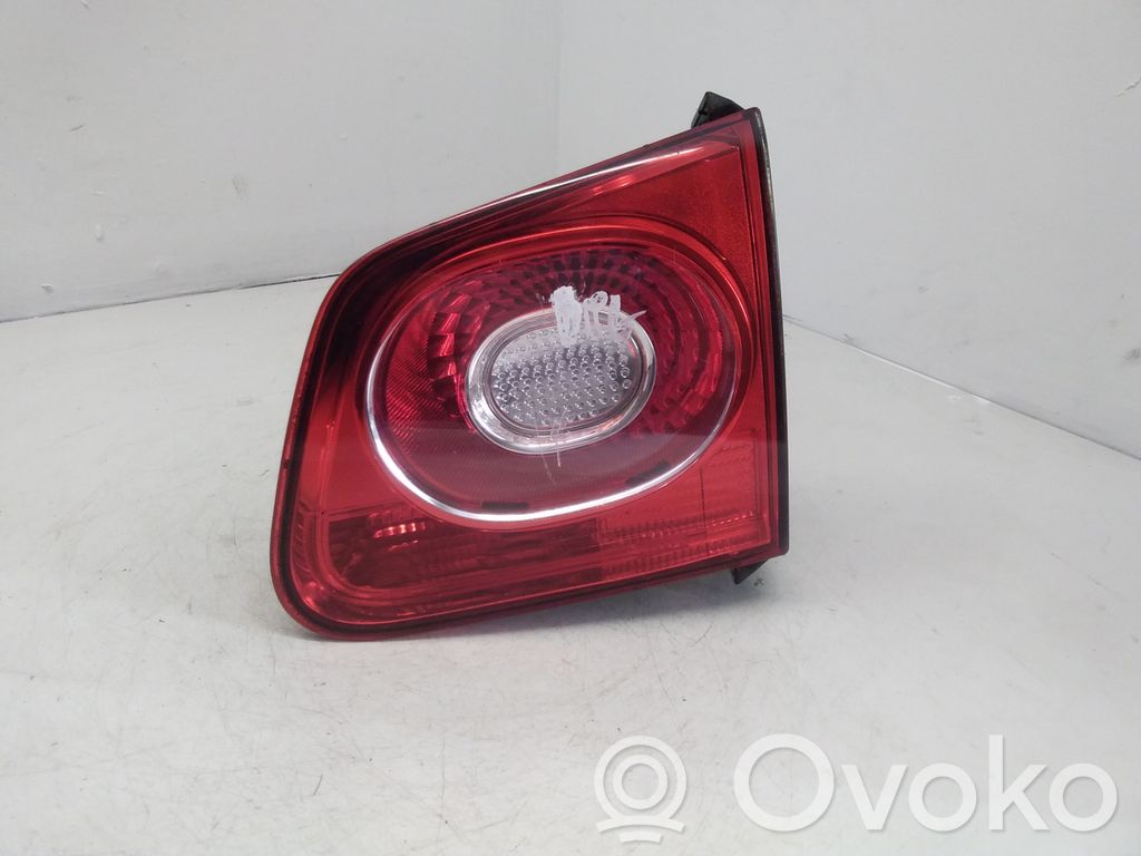 Volkswagen Tiguan Tailgate rear/tail lights 