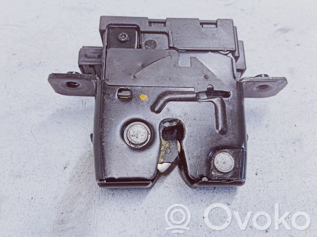 Nissan Qashqai+2 Zamek klapy tylnej / bagażnika