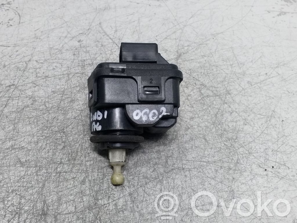 Audi A6 S6 C5 4B Motorino di regolazione assetto fari