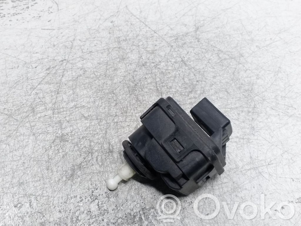 Volkswagen Golf II Motorino di regolazione assetto fari 
