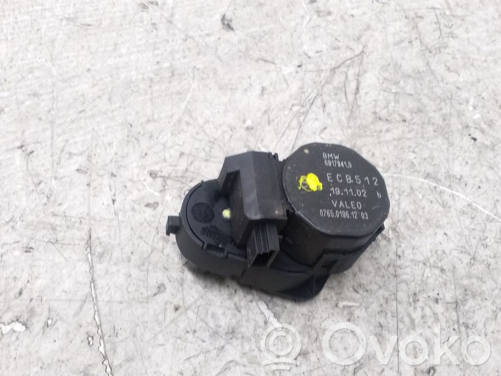 BMW 5 E39 Tuloilmaventtiilin käyttömoottori 