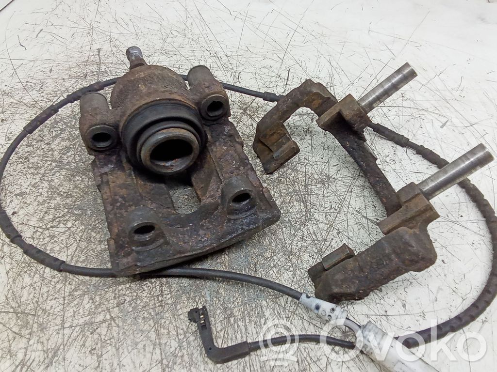 BMW 1 E82 E88 Aizmugurējais suports 
