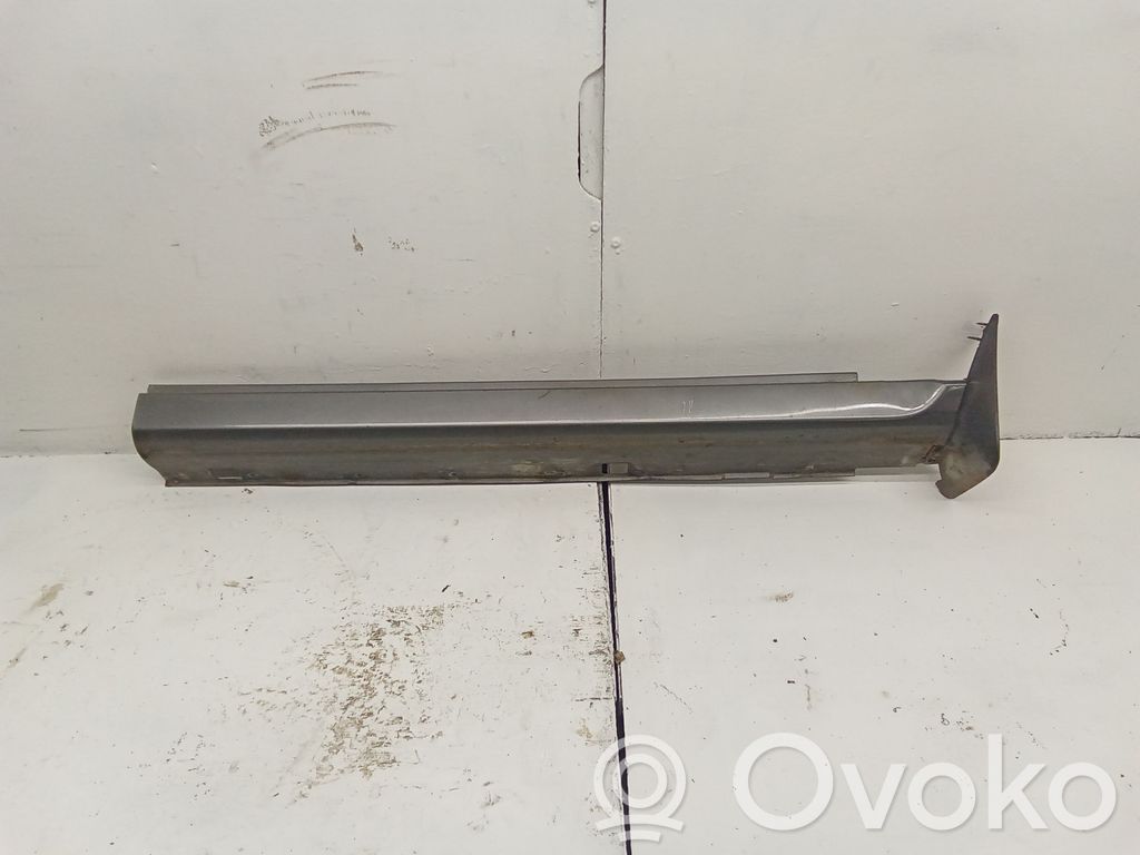 KIA Sorento Front sill (body part) 