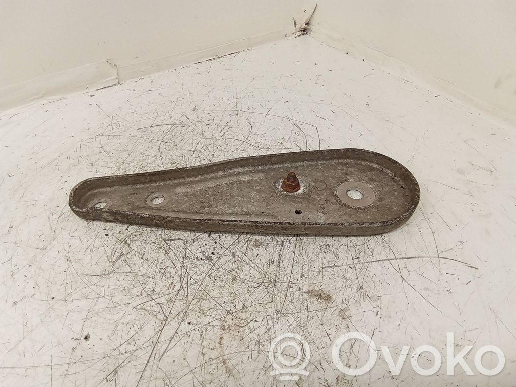 BMW 5 E60 E61 Cits aizmugures šasijas elements 