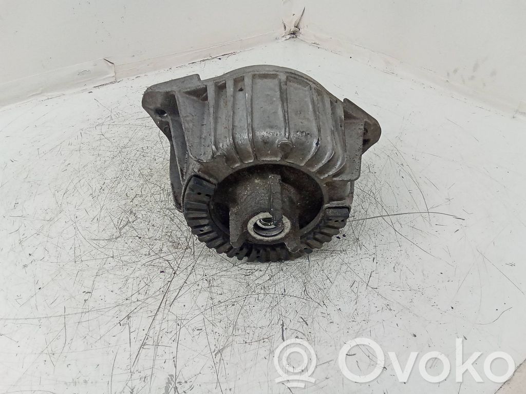 Mercedes-Benz E W212 Suport tampon motor 