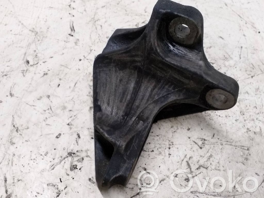 Ford Mondeo MK V Gearbox mounting bracket 