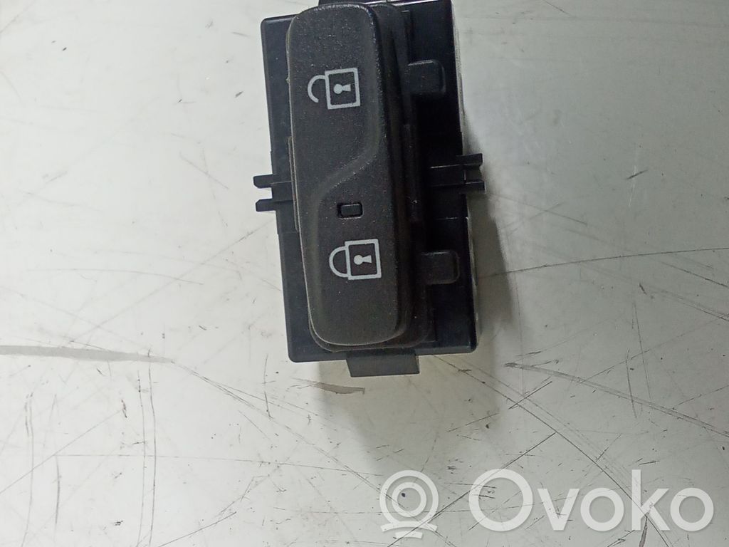 Botón interruptor de bloqueo de puertas   31318990