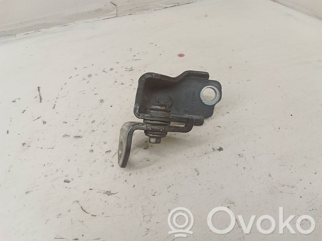 Ford Mondeo MK V Front door lower hinge 