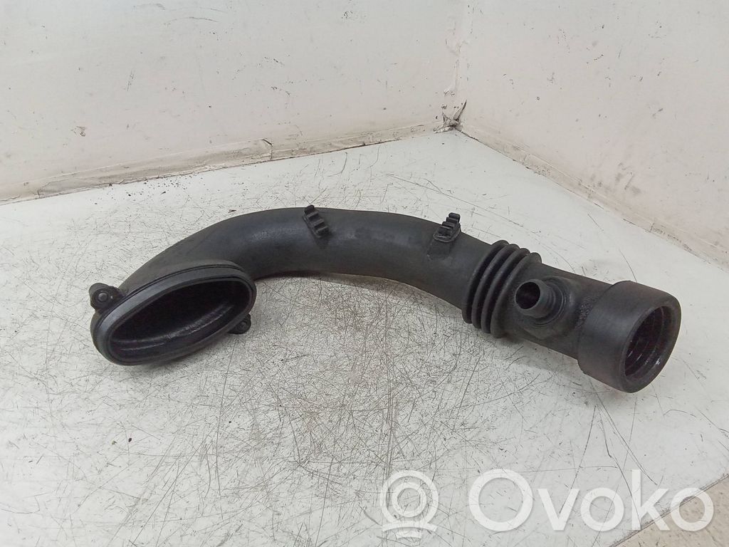 BMW X5 E53 Turboahtimen ilmanoton letku 