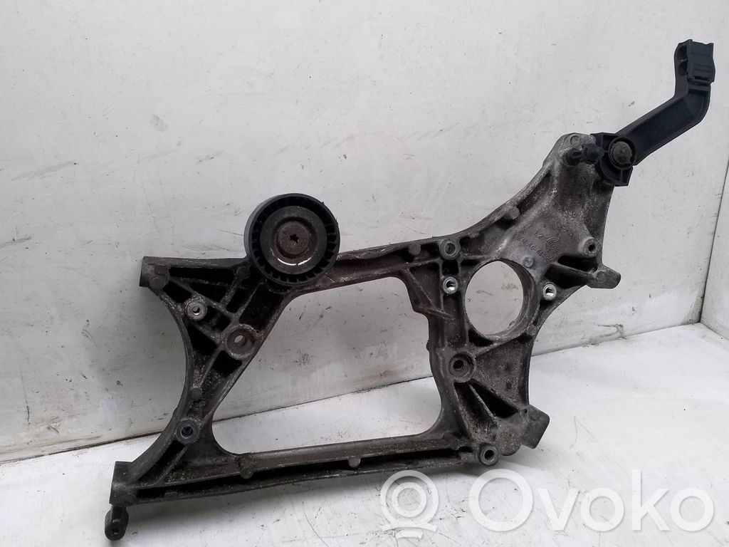 Mercedes-Benz E W212 Generator/alternator bracket 
