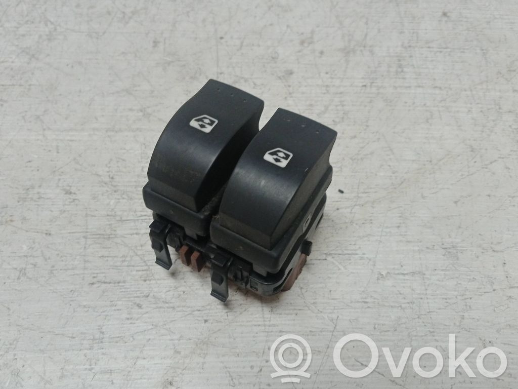 Renault Megane II Electric window control switch 
