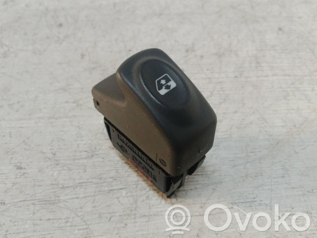 Renault Scenic I Interruttore di controllo dell’alzacristalli elettrico 