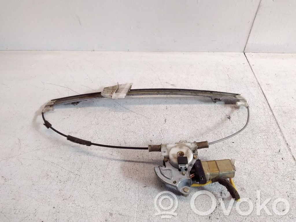 Mazda MPV Macara ușă față cu motor 