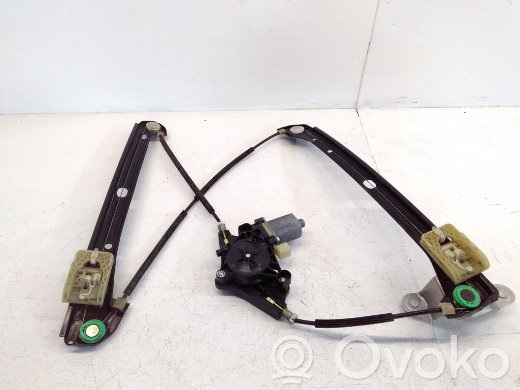 Volkswagen Golf VII Regulador de puerta delantera con motor