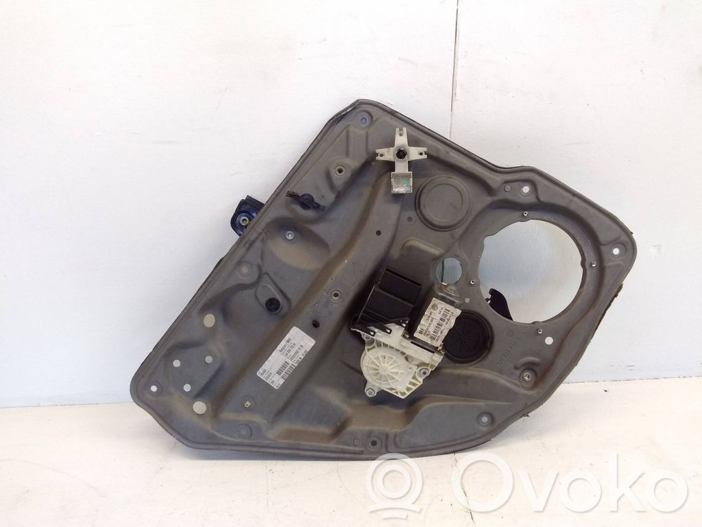 Volkswagen Golf IV Alzacristalli della portiera posteriore con motorino 