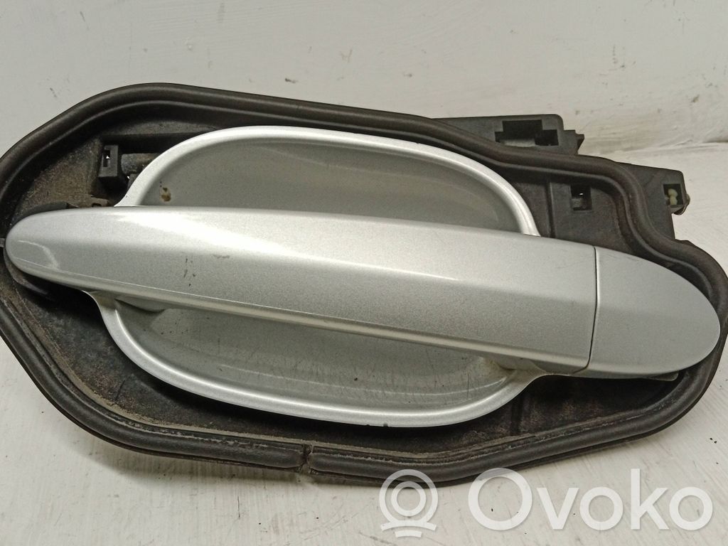 Manecilla externa puerta trasera   7034543