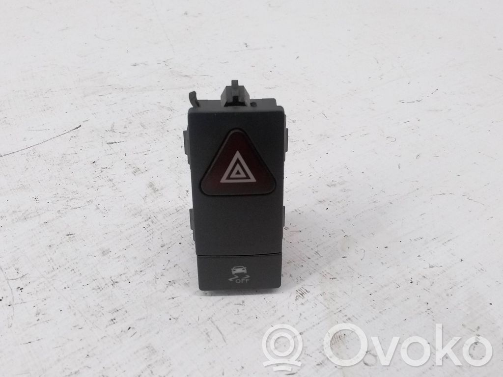 Mercedes-Benz E W212 Hazard light switch 