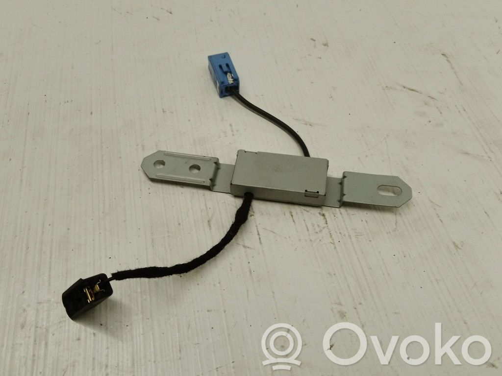 Mazda CX-3 Antenos stiprintuvas 
