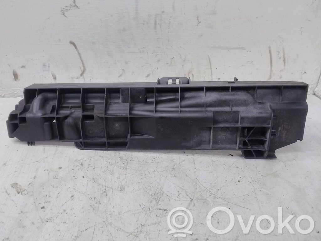 BMW X1 E84 Radiator mount bracket 