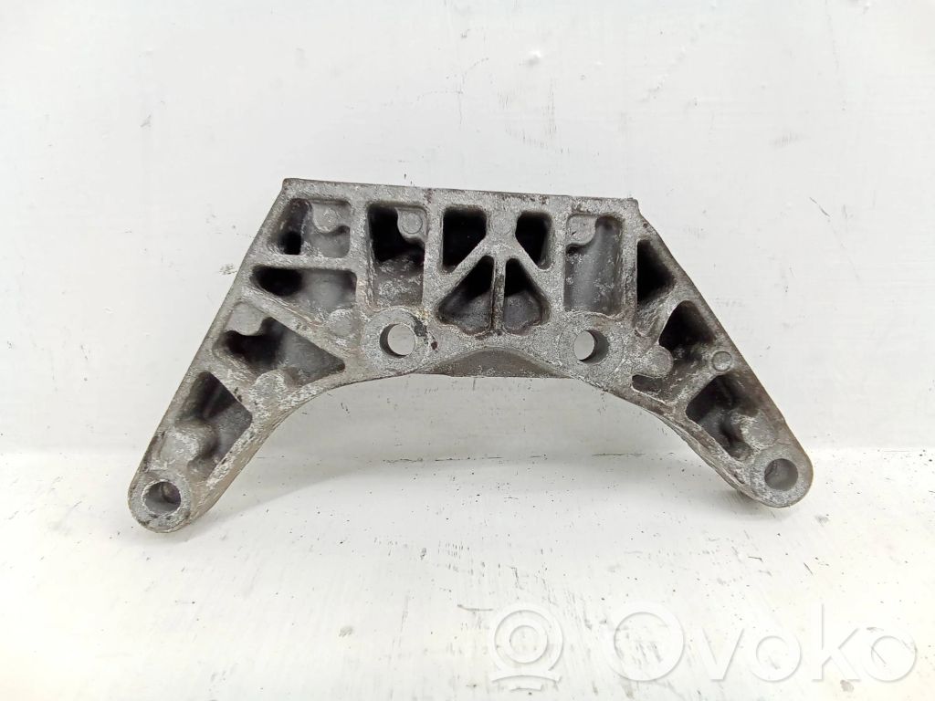 Volvo V70 Gearbox mounting bracket 