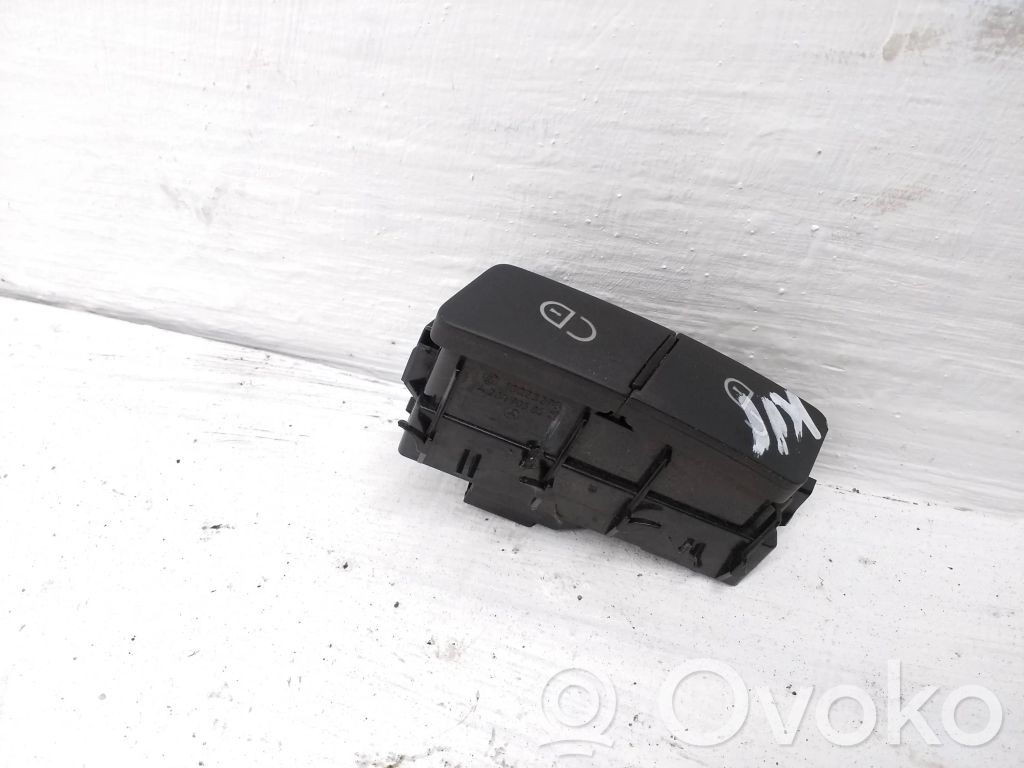 Botón interruptor de bloqueo de puertas   A20490584