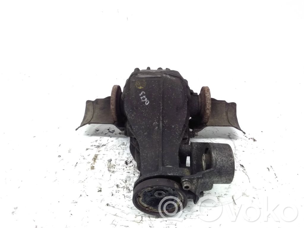 Audi A8 S8 D3 4E Galinis reduktorius 