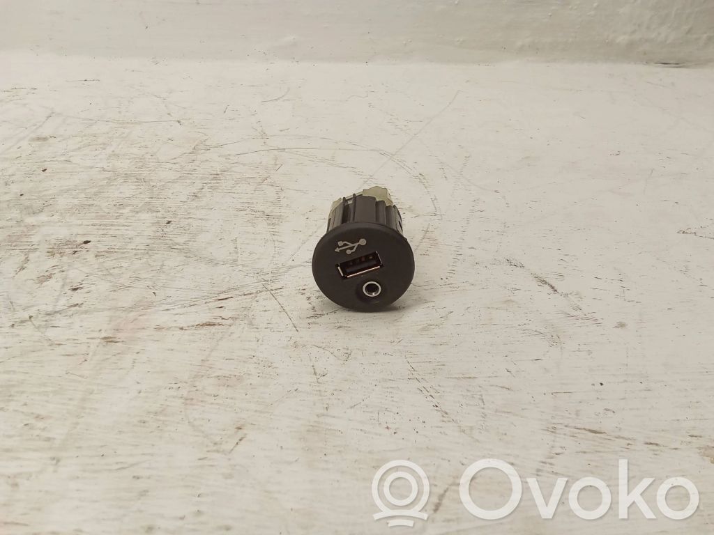 Nissan Qashqai Enchufe conector USB 