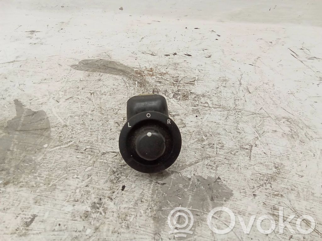 Chrysler 300 - 300C Wing mirror switch 