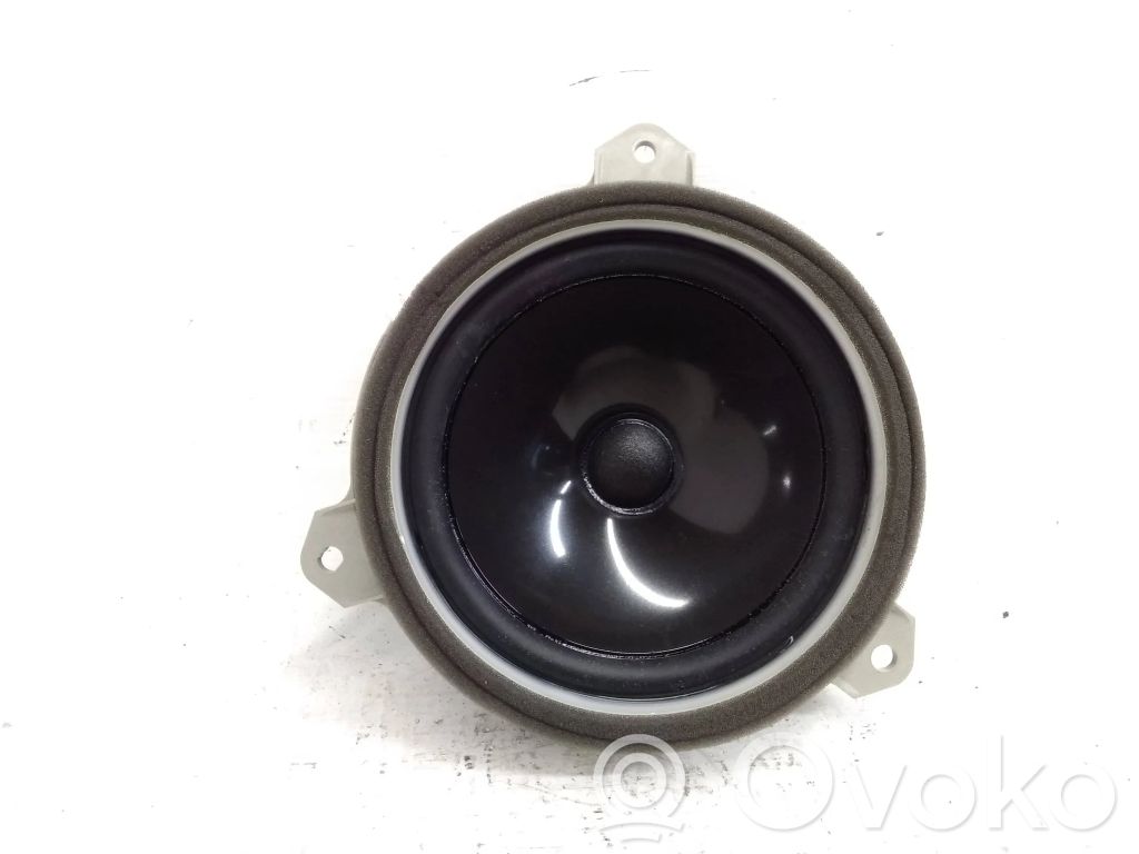 Lexus CT 200H Altavoz de la puerta trasera 
