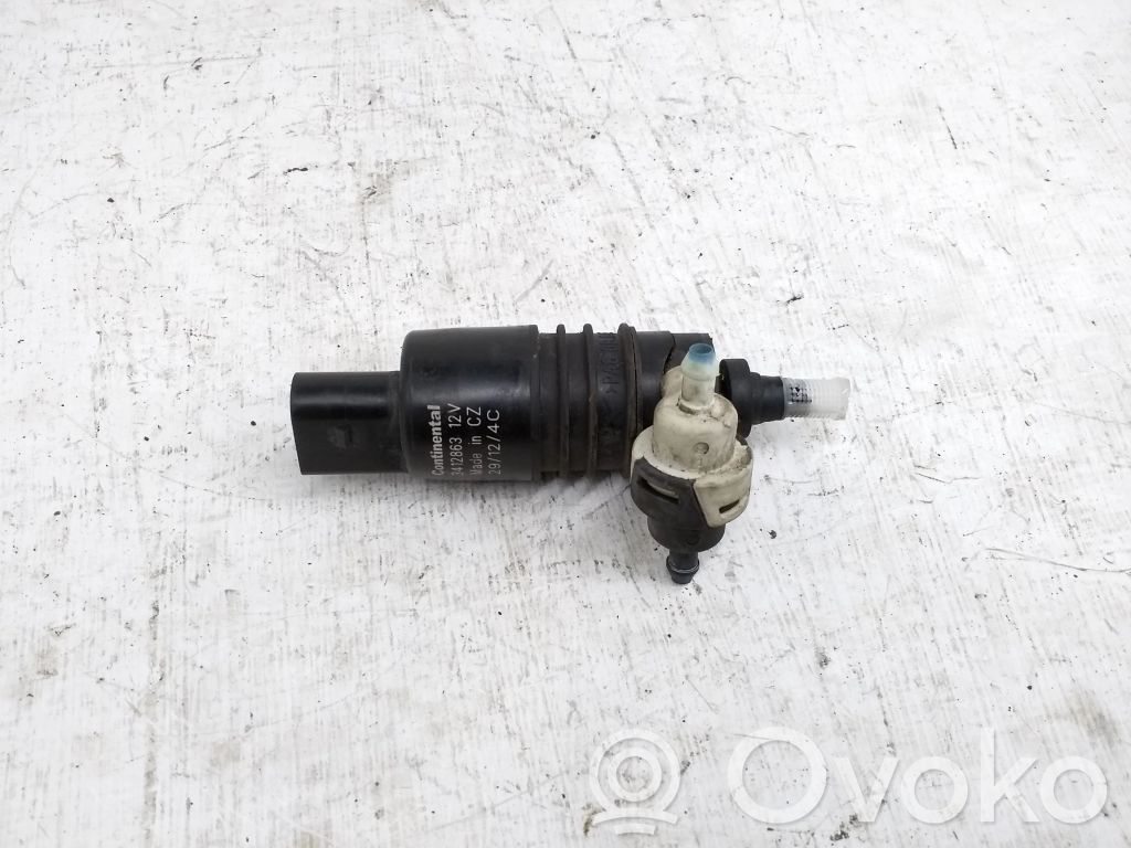 Honda CR-V Windscreen/windshield washer pump 