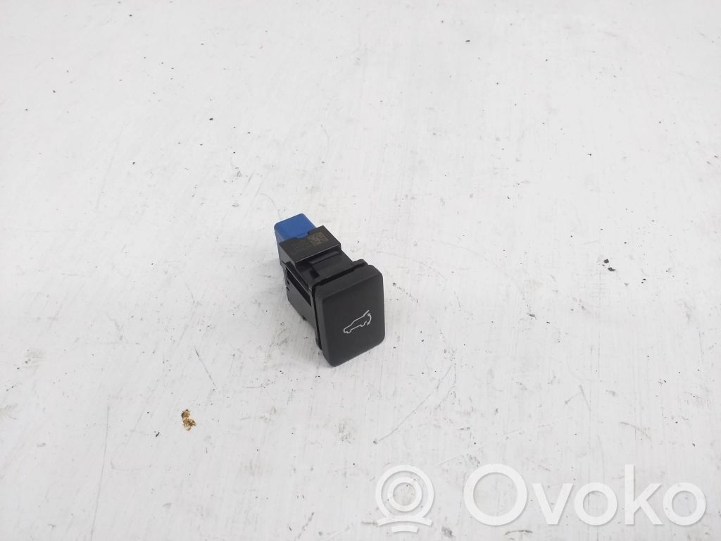 Mitsubishi Outlander Tailgate opening switch 