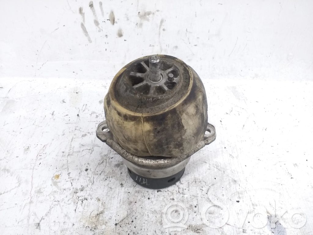 Support de moteur, coussinet   7L8199131F