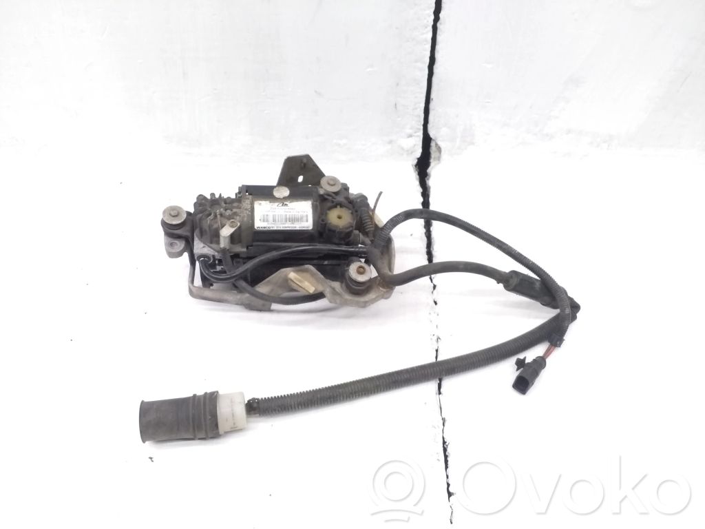 Audi A8 S8 D3 4E Gaisa kompresors 