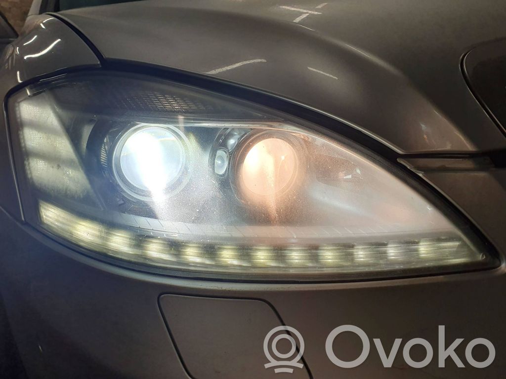 Mercedes-Benz S W221 Lampa przednia 