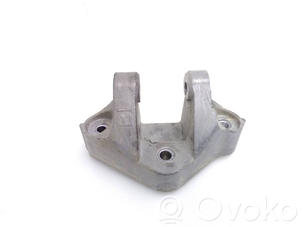 Nissan X-Trail T32 Engine mounting bracket 
