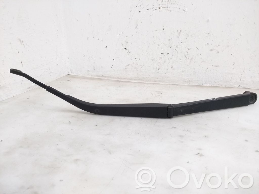 Toyota Camry Front wiper blade arm 