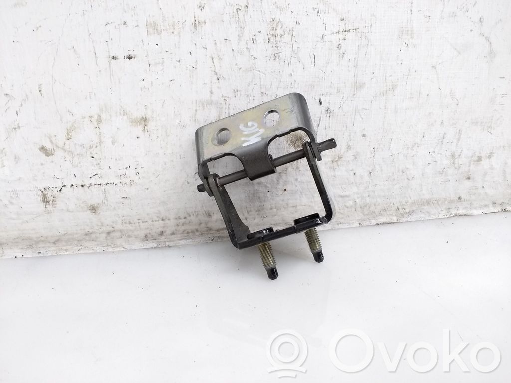 Ford Focus Tailgate/trunk/boot hinge 