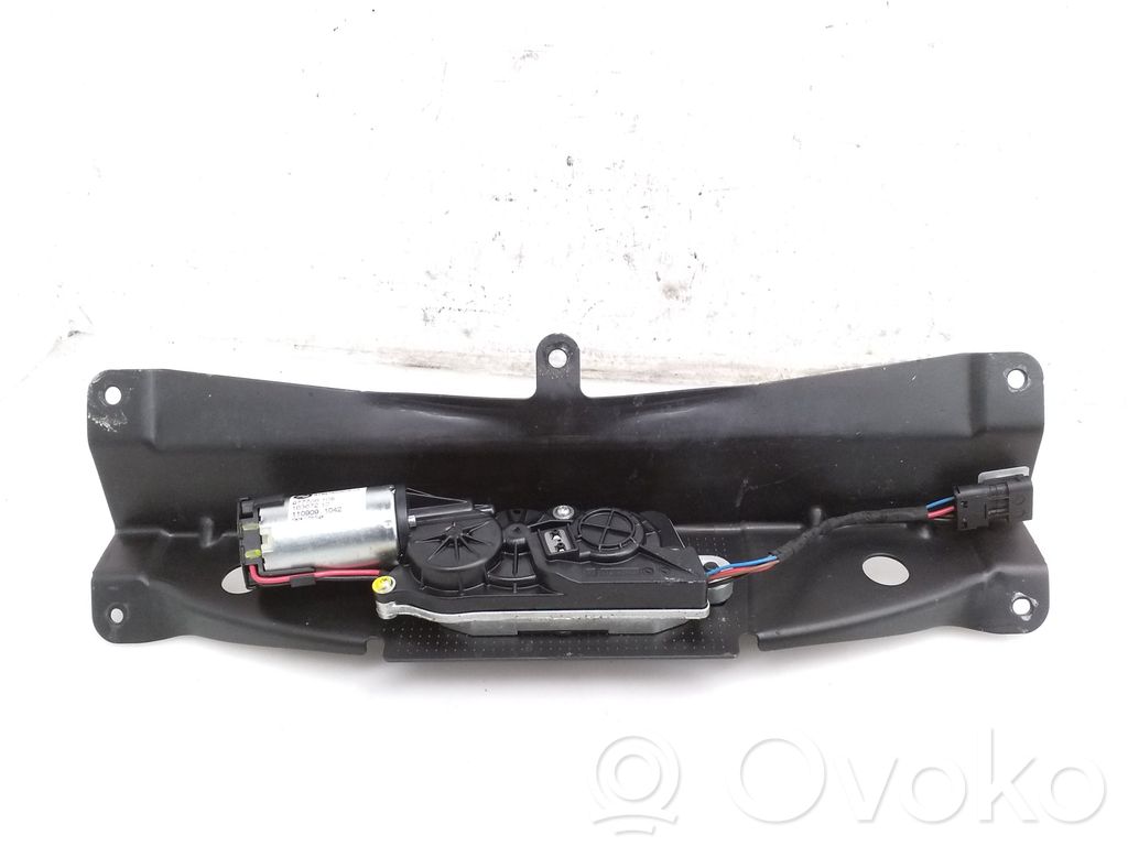 BMW X5 E70 Aizmugurējā pārsega pievilcējs 