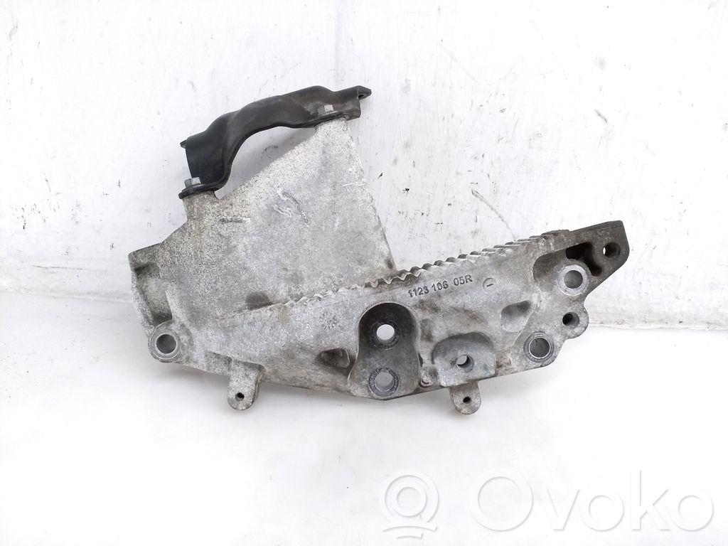 Opel Movano B Engine mounting bracket 